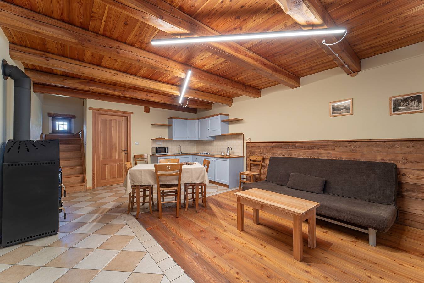 Chalet 'Civico 7' with Mountain View, Shared Terrace and Wi-Fi in Marmora, Cuneo Province