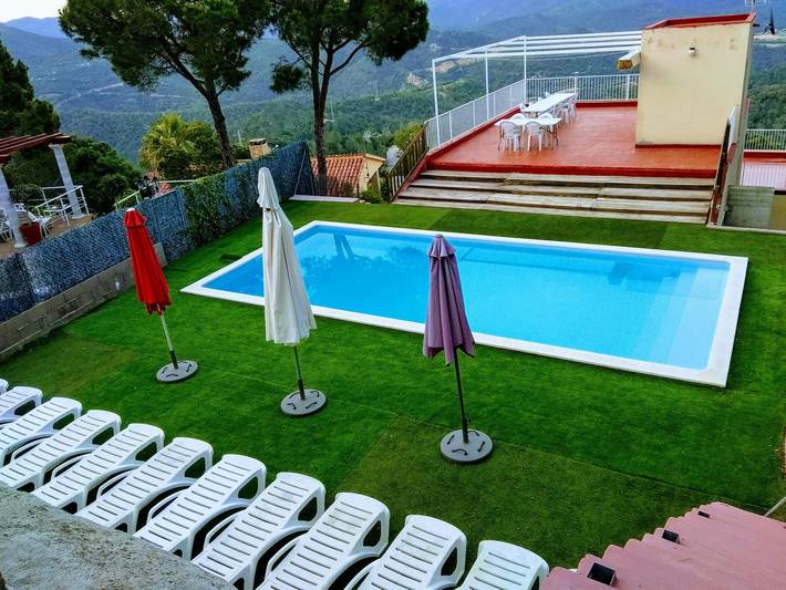 Gîte pour 12 personnes, avec jardin