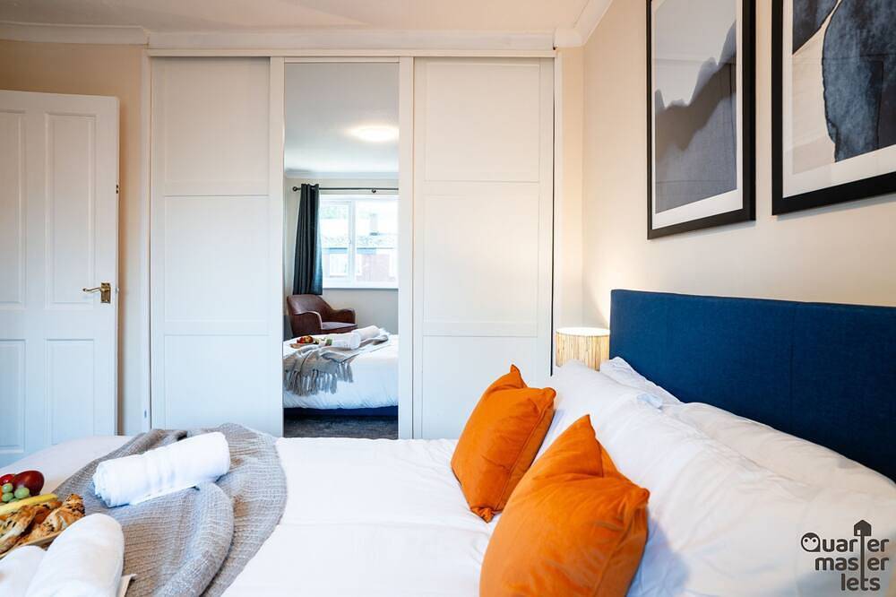 3x Bedroom House (Sleeps 6x) in Warwick, Warwickshire