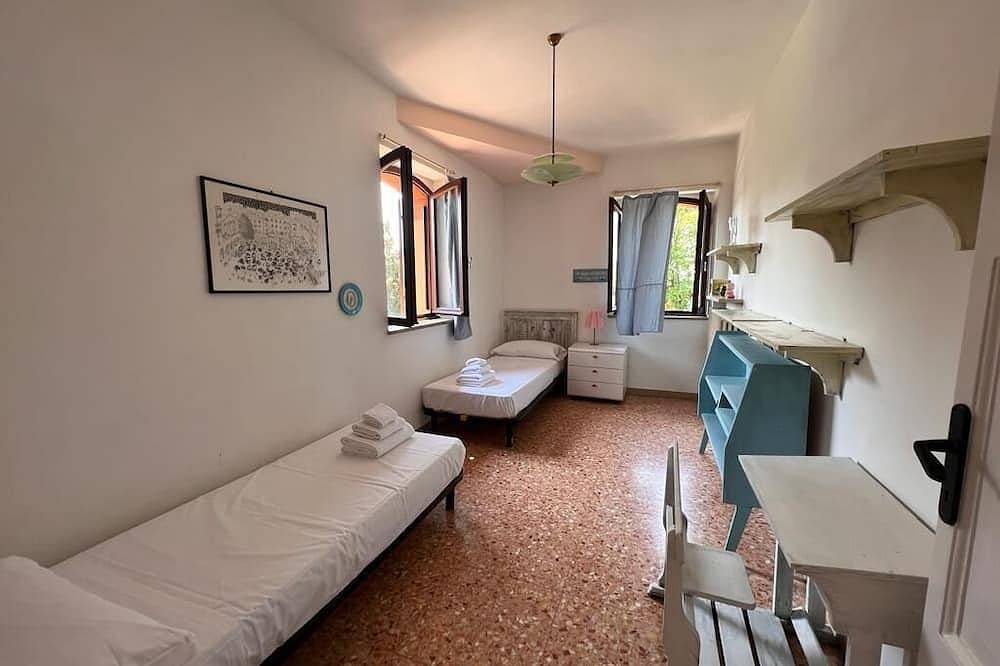 Ampio Appartamento con Giardino e Patio tra i Vigneti in Sona, Gardasee-Berge