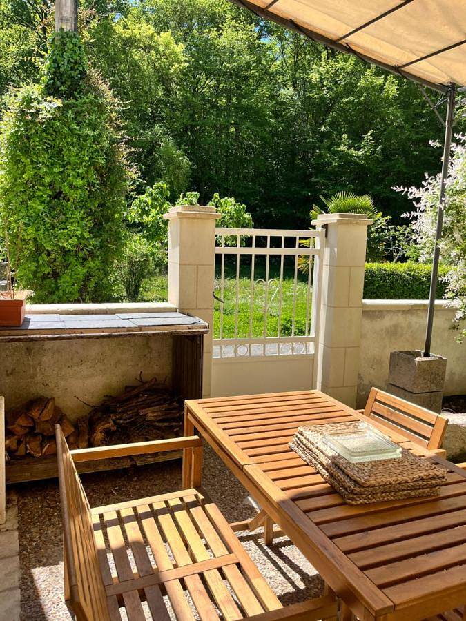 Location de vacances pour 4 personnes, avec vue et jardin ainsi que piscine et bassin pour enfant à Épeigné-les-Bois - 3