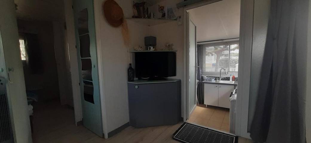 Location de vacances pour 5 personnes, avec vue ainsi que terrasse et vue sur le lac dans Plage Mateille - 2