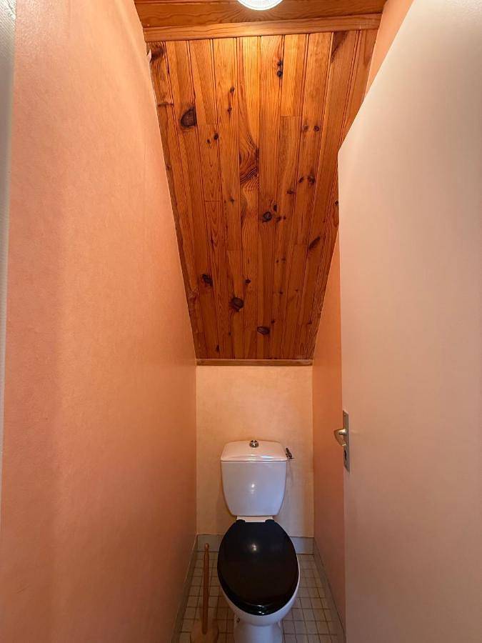 Maison de campagne pour 3 personnes, avec terrasse et jardin ainsi que piscine et jacuzzi à La Celle-sous-Gouzon - 4