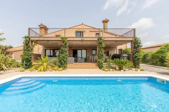 Chalet para 8 personas, con jacuzzi además de jardín y piscina - 1