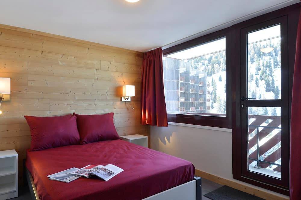 Entire apartment, Renovated apartment, central location, balcony, pets allowed in La Plagne, La Plagne-Tarentaise