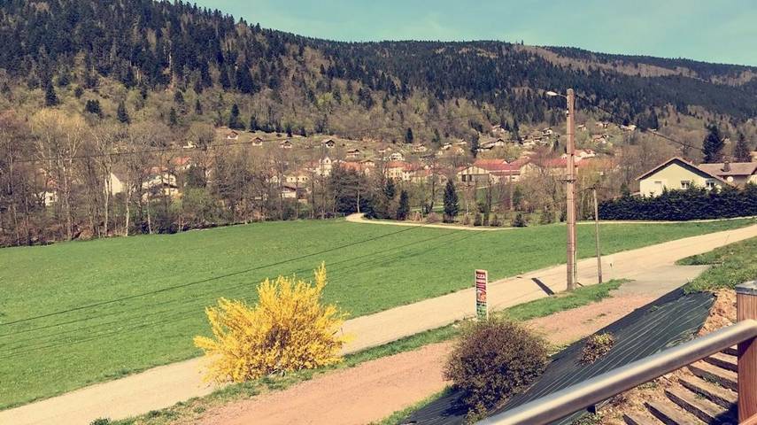 Chambre d’hôte pour 2 personnes, avec Balcon et Jacuzzi ainsi que Terrasse et Jardin dans les Vosges
