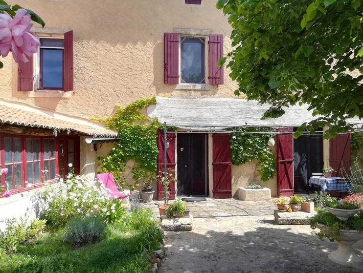 Chambre d’hôte pour 2 personnes, avec jardin et terrasse, animaux acceptés à Saint-Paul-les-Fonts