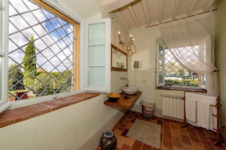 Stilvolles Landhaus mit Meersicht und Pool 8 Gäste, optional Poolhaus +2 in Massarosa, Italienische Riviera