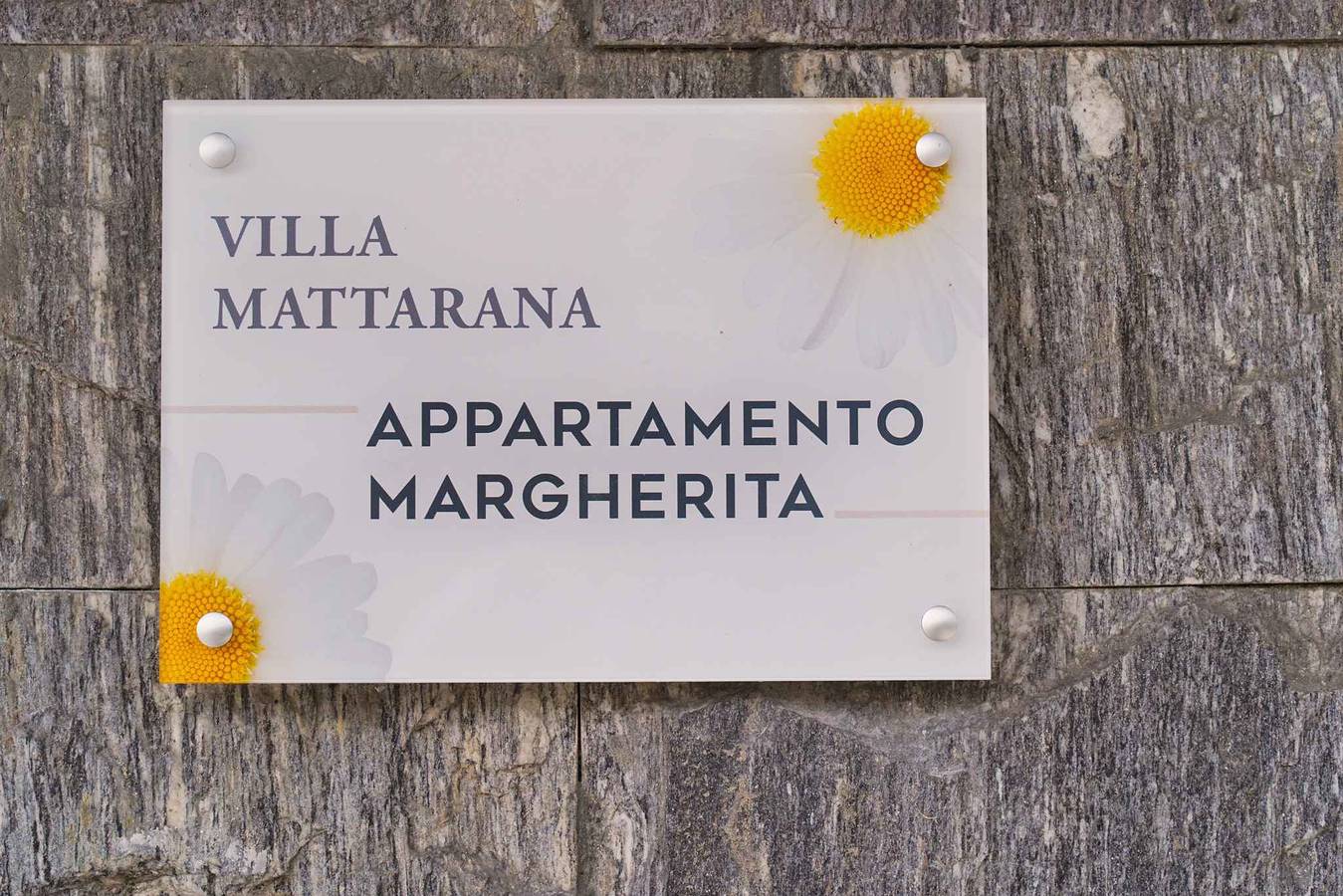 Appartamento intero, Appartamento per vacanze sull'acqua con molo comune per barche  in Lazise, Prealpi Gardesane