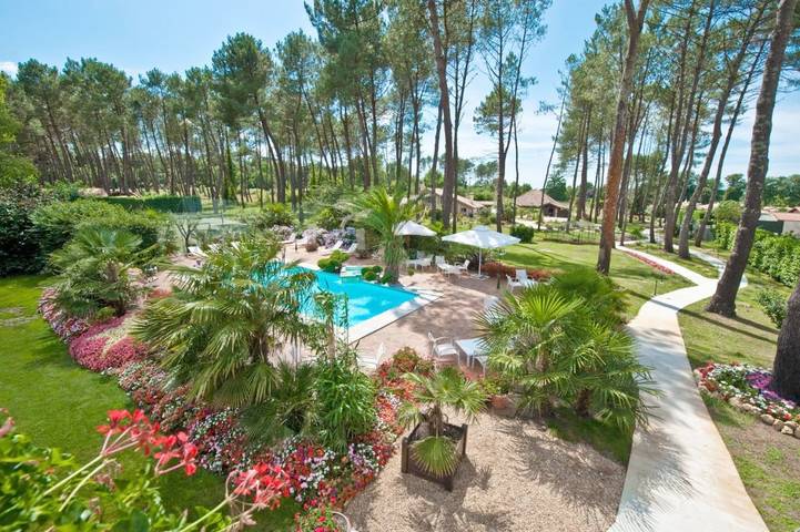 Hôtel pour 2 personnes, avec Terrasse et Jardin ainsi que Piscine et Sauna à Magescq