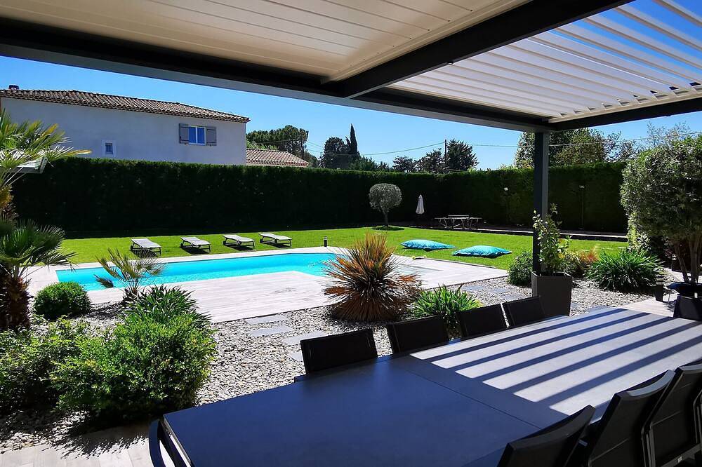 Villa Gioia and its independant chalet, swimming pool, spa on 2000m2 landscaped garden in Bouc-Bel-Air, Region de Aix-en-Provence