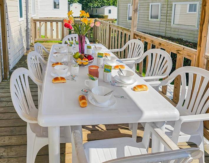 Maison de vacances pour 8 personnes, avec Jacuzzi et Terrasse ainsi que Jardin et Piscine à Litteau