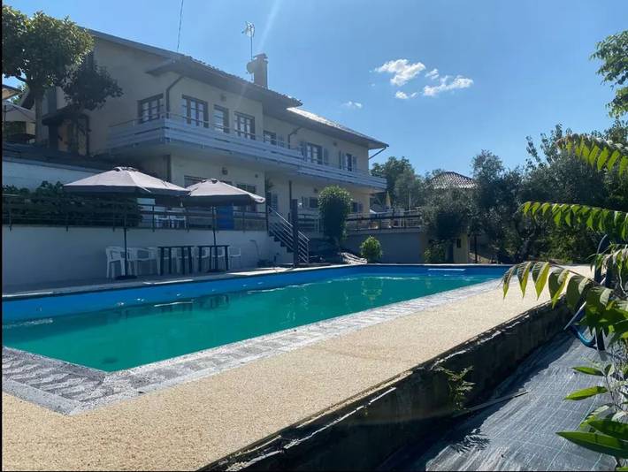 Casa de férias para 23 pessoas, com piscina e terraço em Distrito de Bragança