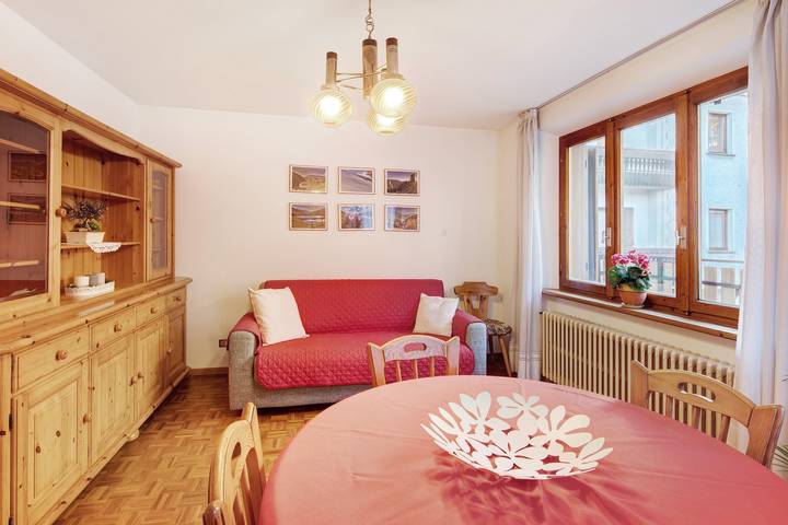 Ganze Wohnung, Ferienwohnung 'A Due Passi Valdidentro' in der Nähe von Skiliften mit Bergblick & Wlan in Isolaccia, Valdidentro