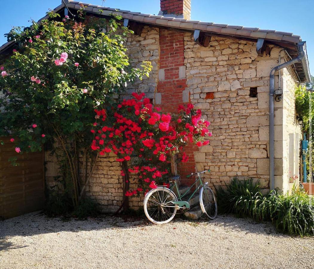Two-Bedroom House in Échiré, Région de Niort