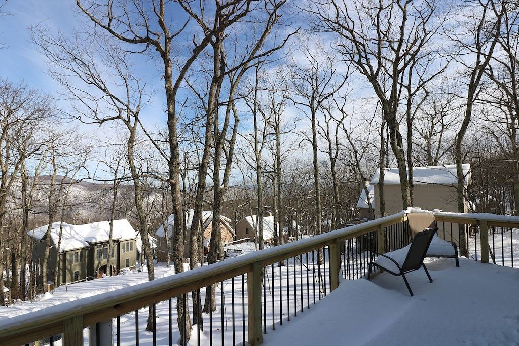 Neu renoviertes 3Br / 2Ba-Ski-Chalet an der Tyro-Piste, inklusive Gästekarten für Mitglieder in Wintergreen, Nelson County