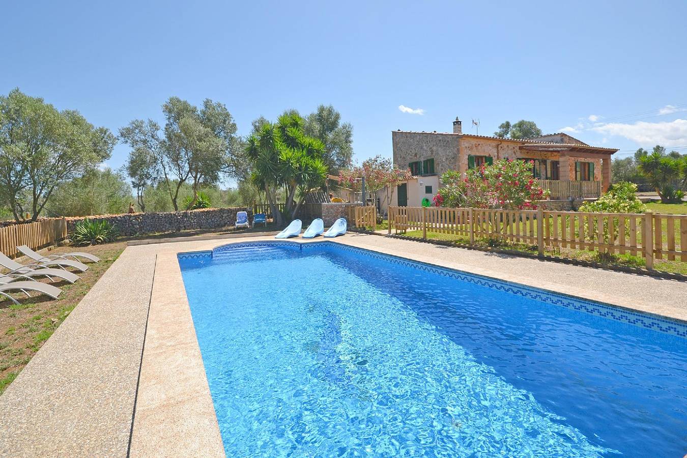 Mountain View Apartment with Private Pool. in Ariany, Majorca Center