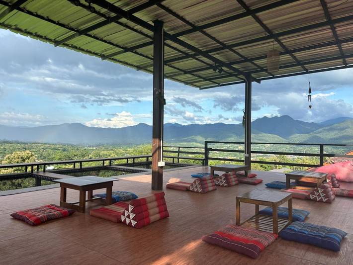 Station pour 4 personnes, avec terrasse ainsi que vue et jardin à Pai