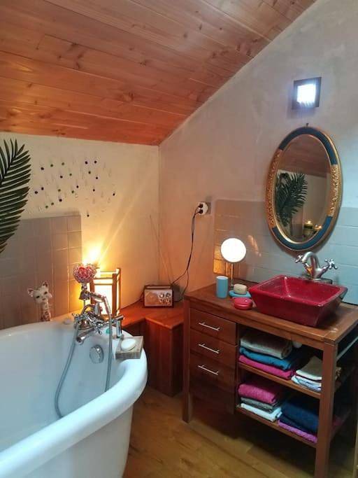 Appartement entier, One-Bedroom Apartment in Florac-Trois-Rivières, Parc national des Cévennes
