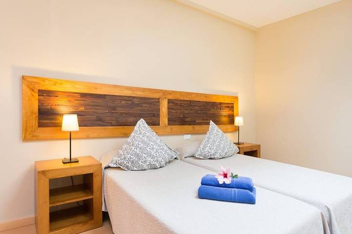 Entire apartment, 2 Bedrooms, Sea View, Heated Pool 27ºC, Heating, Free Wifi, private garden and barbecue (4) in El Caletón, La Matanza de Acentejo