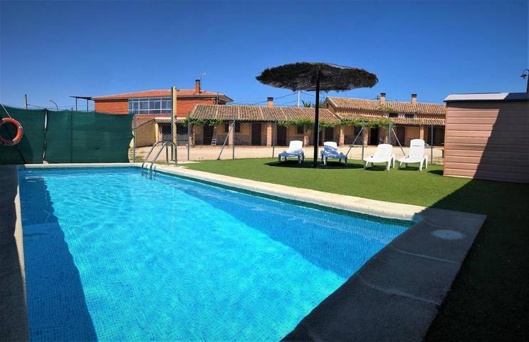Casa rural para 15 personas, con Terraza y Jardín además de Piscina y Vistas en San Román de los Montes - 4