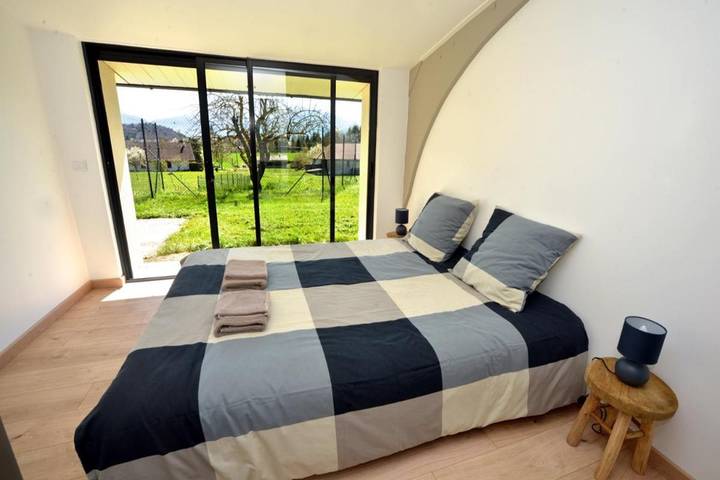 Gîte pour 14 personnes, avec jardin ainsi que jacuzzi et terrasse, adapté aux familles à Lavars - 4