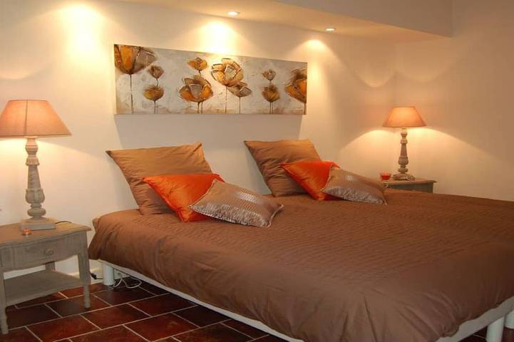 Location de vacances pour 6 personnes, avec jacuzzi ainsi que jardin et terrasse à Marseillette - 3