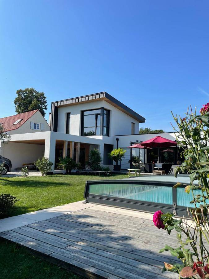 Cottage pour 5 personnes, avec jardin et piscine à Grandchamps-des-Fontaines