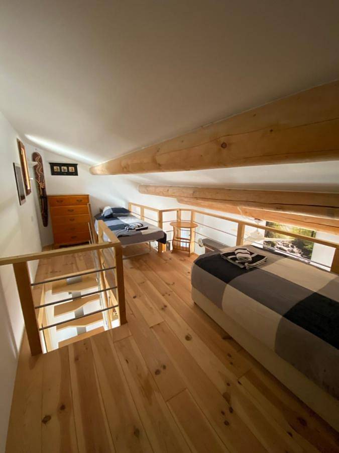 Location de vacances pour 4 personnes, avec vue ainsi que jardin et terrasse à Blauzac - 4