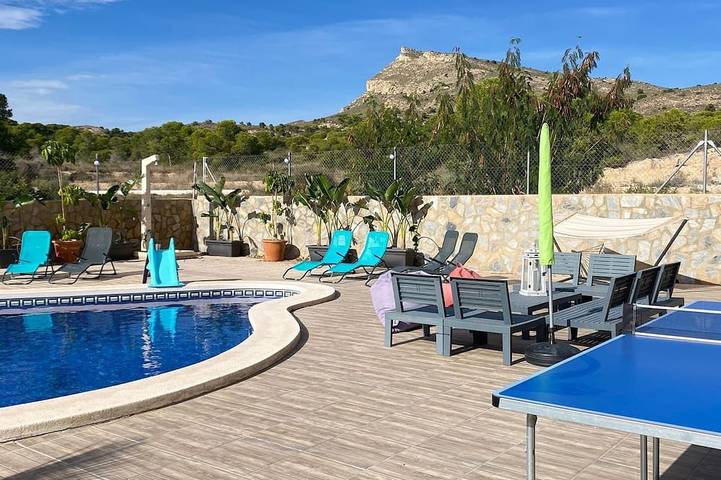 Chalet para 10 personas, con jardín y terraza, Se admiten mascotas en Muchamiel