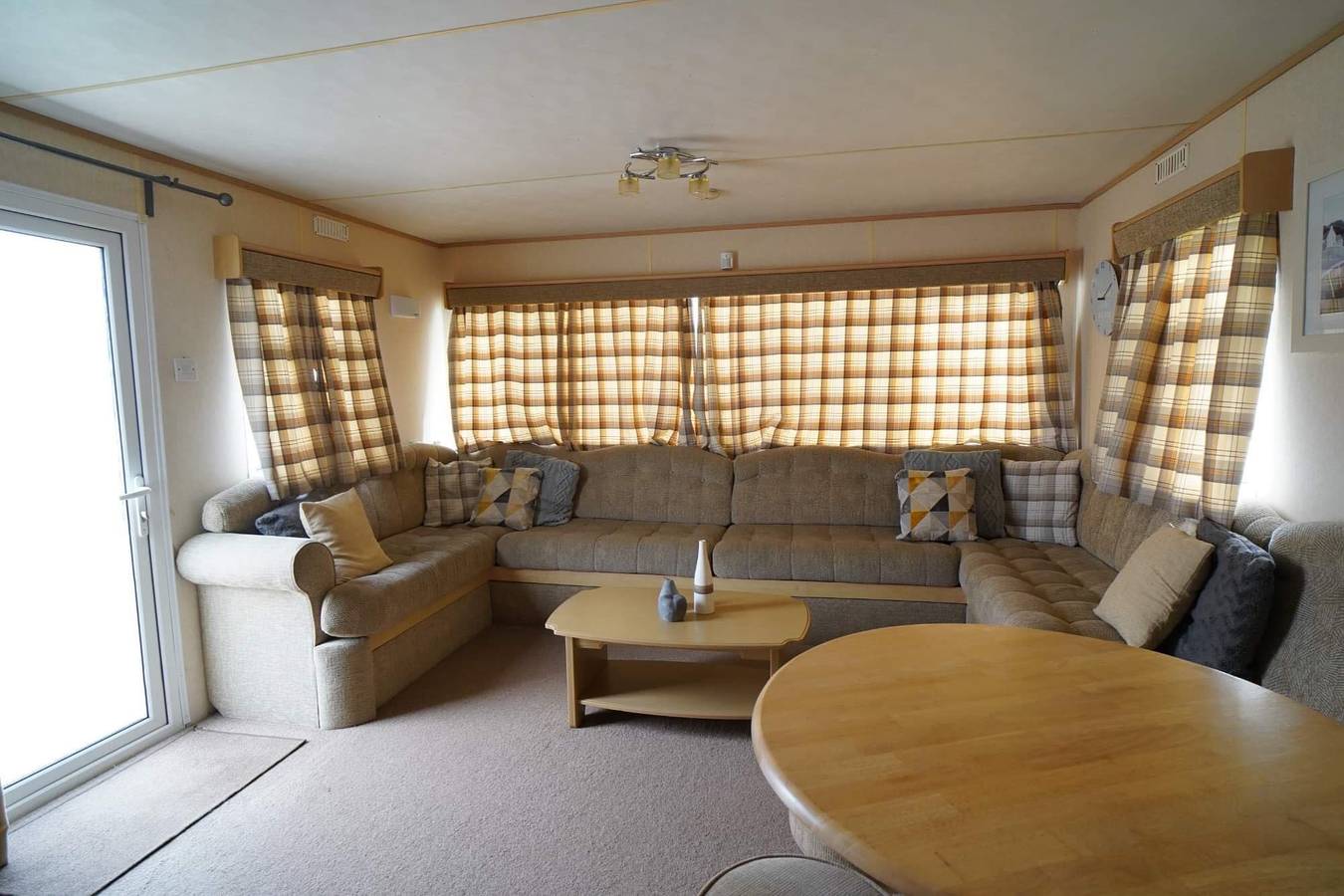 Pets go free family 3 Bed Caravan with Decking in Heacham, Norfolk Coast