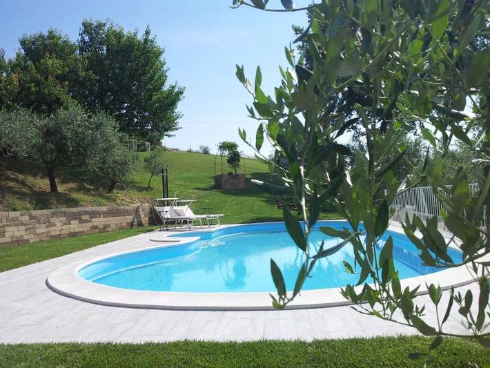 Appartamento per 2 persone, con Terrazza e Giardino nonché Piscina e Panorama a Tolentino