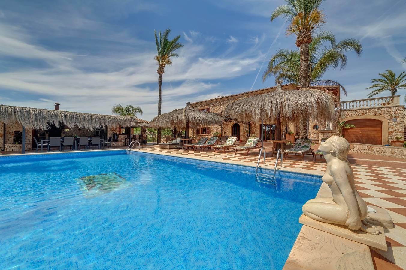 Natural stone villa with pool and jacuzzi - Villa Casa Grande in Santanyí, South Majorca