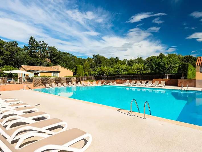 Villa pour 4 personnes, avec Terrasse et Piscine