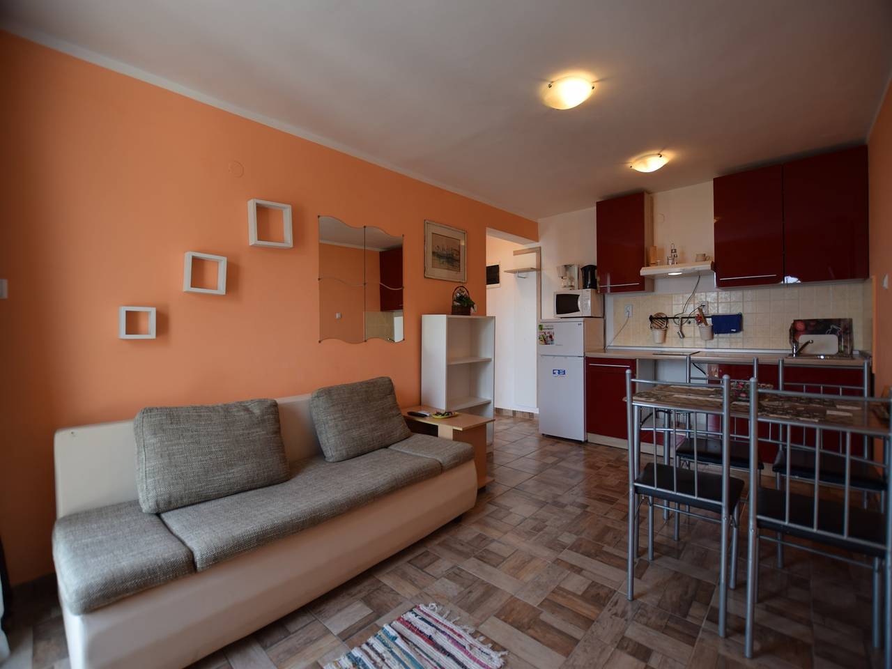 Appartement entier, Bel appartement avec terrasse et cuisine extérieure et vue sur la mer! in Icici, Primorje-Gorski Kotar