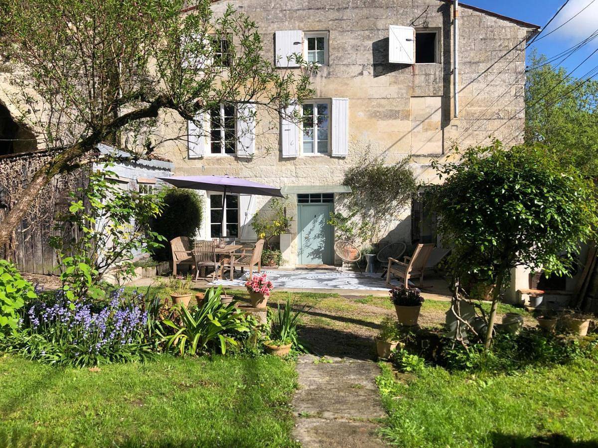 L'heure bleue in Saintes, Région de Saintes