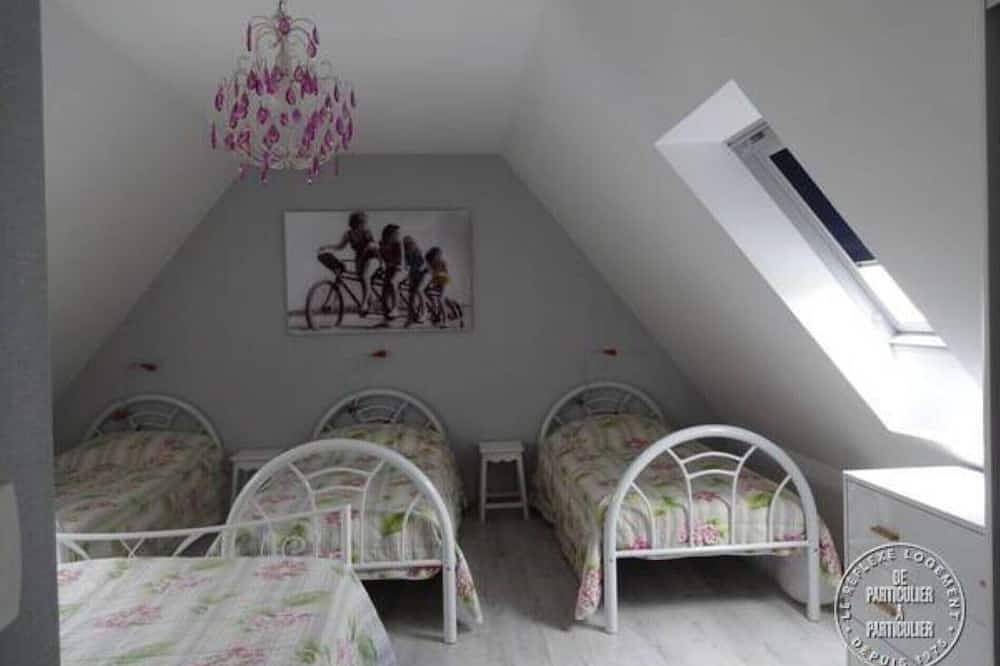 180 m beach \"Baie de trestel\", House \"Le Macareux\" in Trévou-Tréguignec, Pink Granite Coast