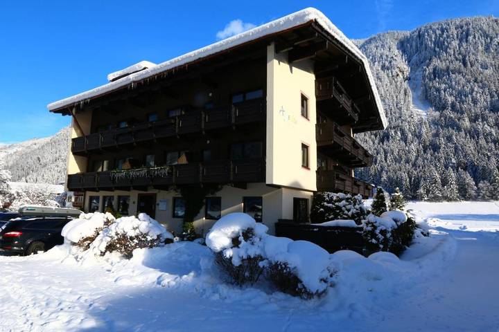 Pension voor 2 personen, with sauna and uitzicht as well as tuin, met huisdier in het Zillertal