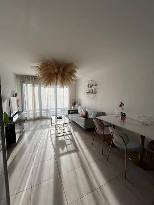 Gîte pour 3 personnes, avec balcon à Réau - 2