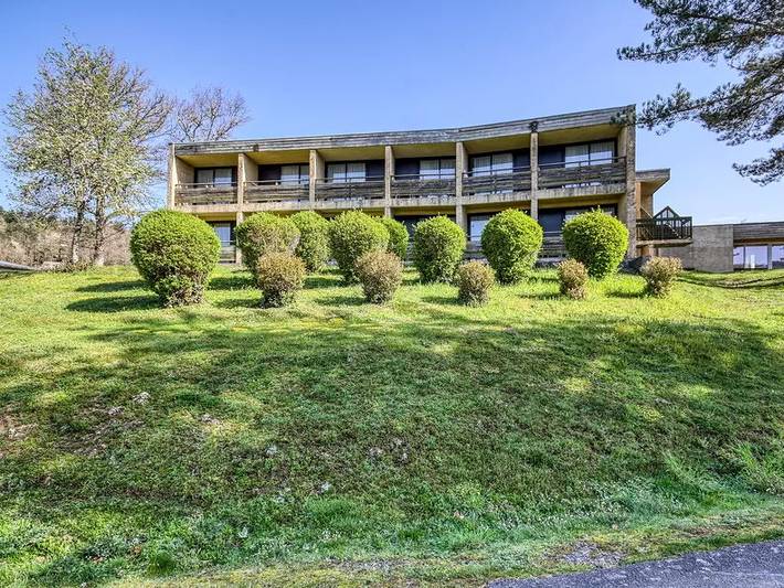 Hôtel pour 4 personnes, avec piscine et balcon