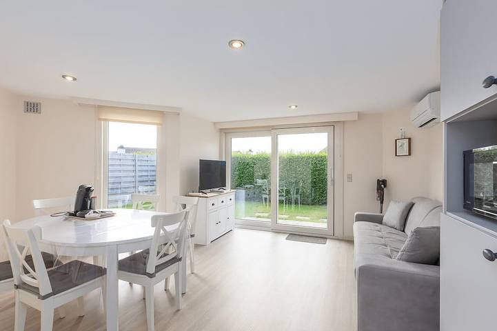 Ferienhaus für 6 Personen, mit Terrasse und Pool in Middelkerke