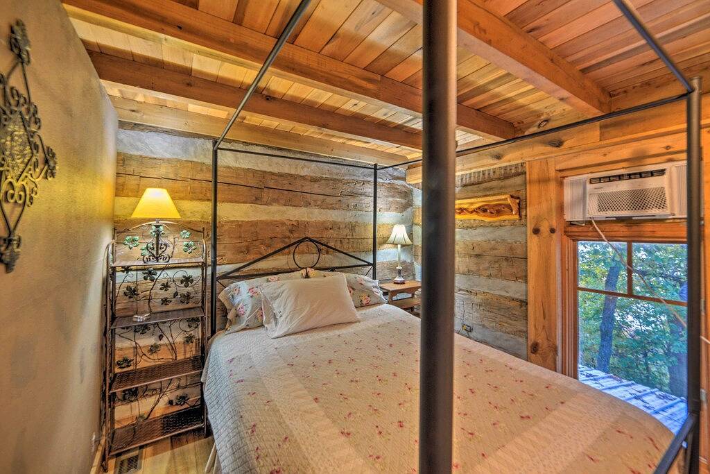Kentucky Lake Views: Cozy Cabin in Waverly! in Kentucky Lake