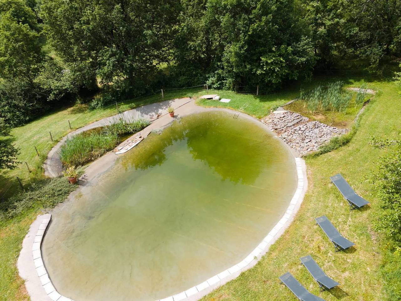 Évadez-vous au Domaine de la Salamandre : Nature, Sérénité et Art de Vivre Durable in Auriac-du-Périgord, Périgord Noir