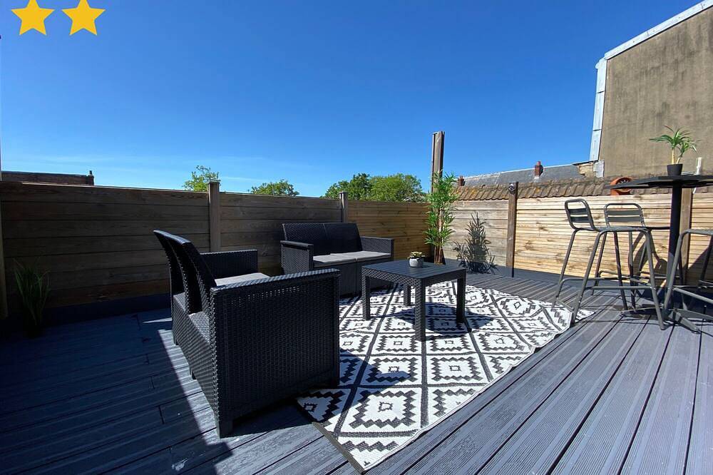 Entire apartment, Le Roof Top Jacquard in Calais, Calais region