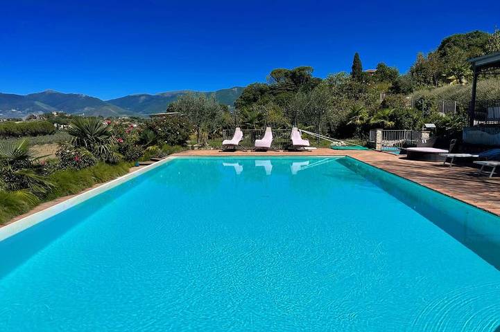 Apartamento de vacaciones para 4 personas, con piscina y jardín además de terraza y jacuzzi - 1