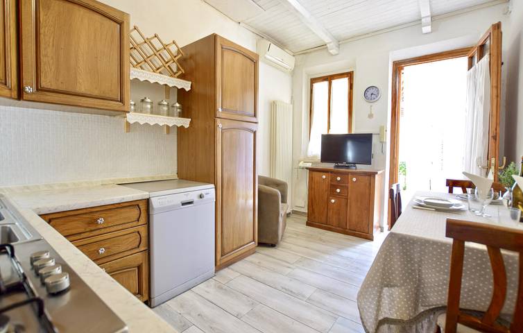 Ganze Ferienwohnung, Ferienvermietung: Massarosa 1km, AC, Parkplatz, Doppelbett in Massarosa, Italienische Riviera