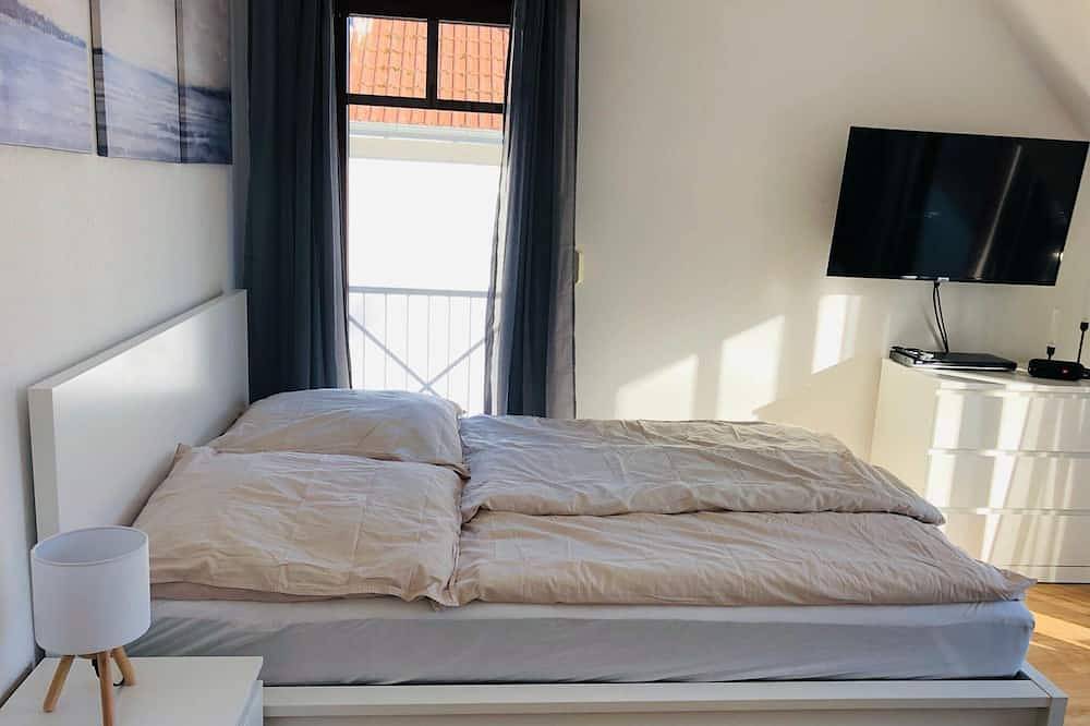 Ganze Wohnung, Ferienwohnung \"Mary Poppins\" mit Balkon zwischen Strand, Wald & Wiese im Südosten der Insel Rügen! in Gustow, Stralsund Umland