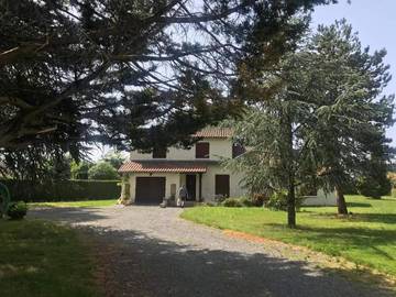 Gîte pour 2 personnes, avec jardin et piscine à Mézières-sur-Issoire