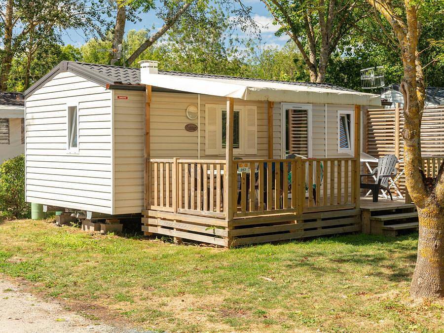 Camping Le Moulin de Kermaux - Mobilhome 4 personnes - Mobil-home | Comfort | 2 Ch. | 4 Pers. | Terrasse Couverte in Carnac, Côte des Mégalithes