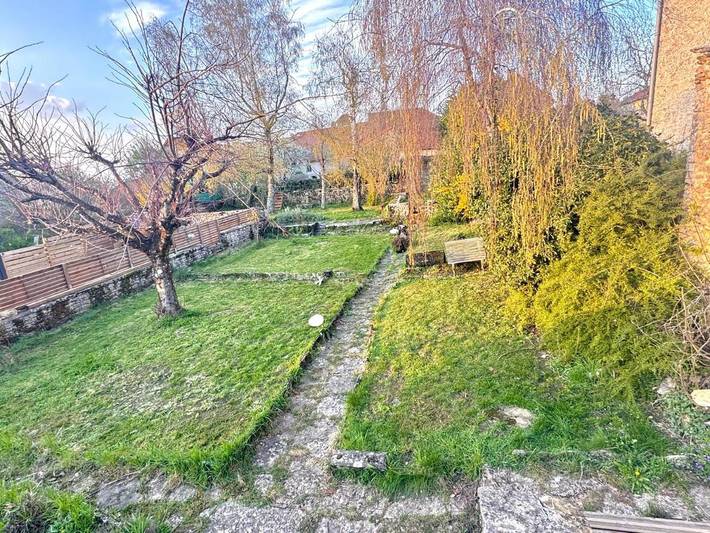 Chambre d’hôte pour 6 personnes, avec terrasse ainsi que jardin et vue, animaux acceptés à Château-Chalon - 4